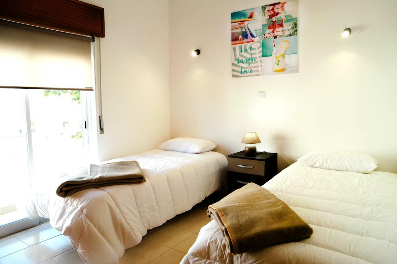 Louise Guest House ラゴス エクステリア 写真